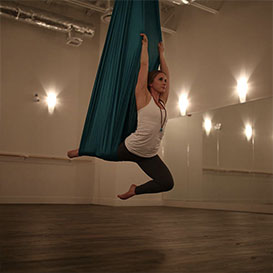 Acro Yoga. Oranj Fitness